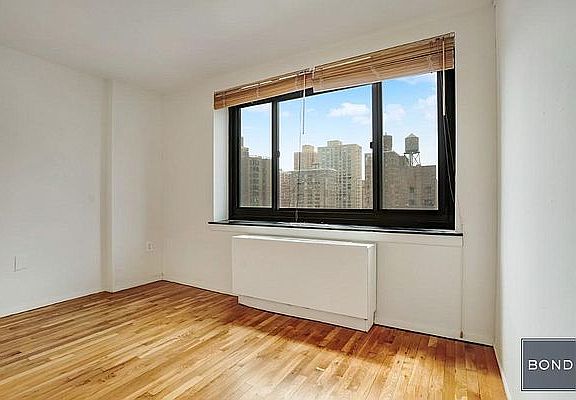 3rd image of 230 E 30th St APT 4E