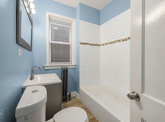 3rd image of 6950 S Vernon Ave #1