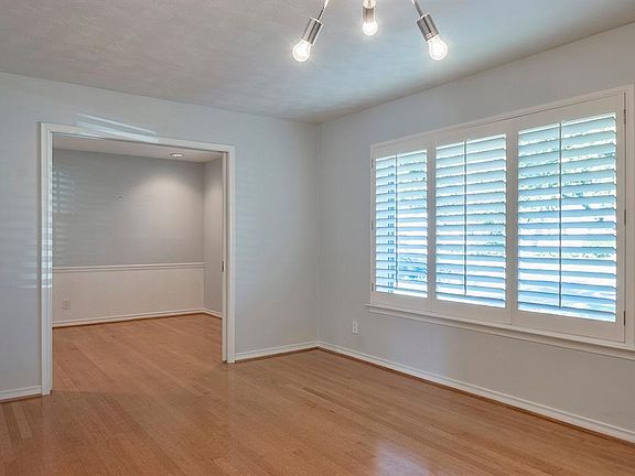 4th image of 10526 Longmeadow Dr
