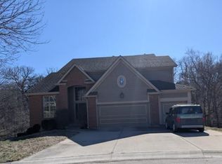 5637 Gresham Cir, Parkville, MO 64152