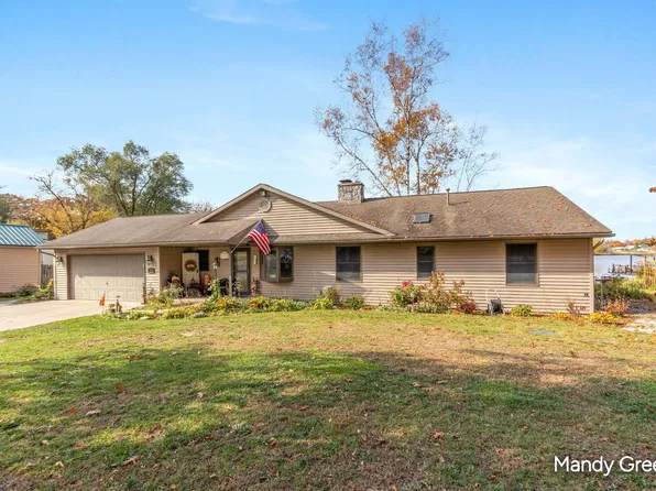 601 Sunny Trl, Greenville, MI 48838