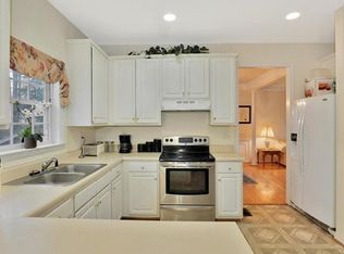 1812 Magnolia Ridge Dr, Glen Allen, VA 23059