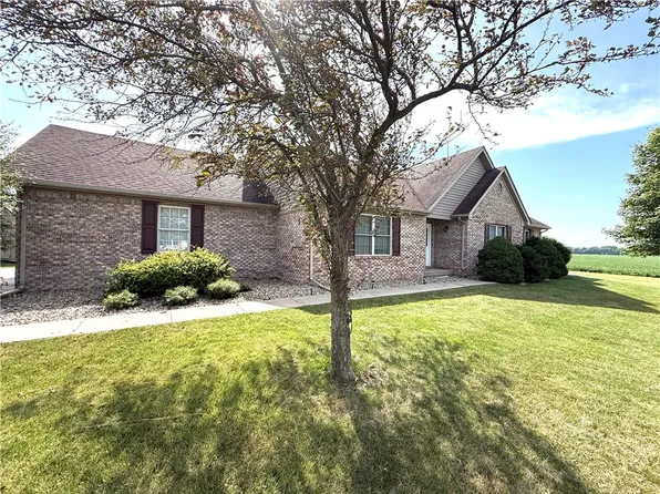 904 Lockhart St, Hoopeston, IL 60942