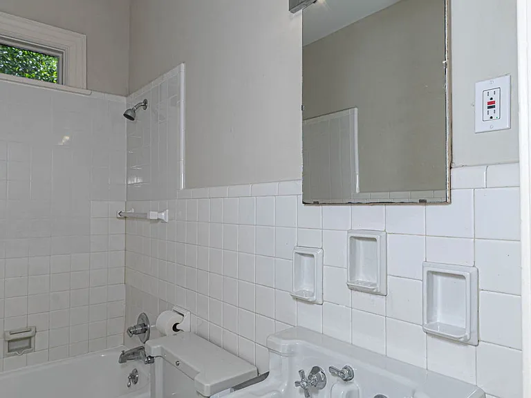 1521 Dixon Dr — Photo 16