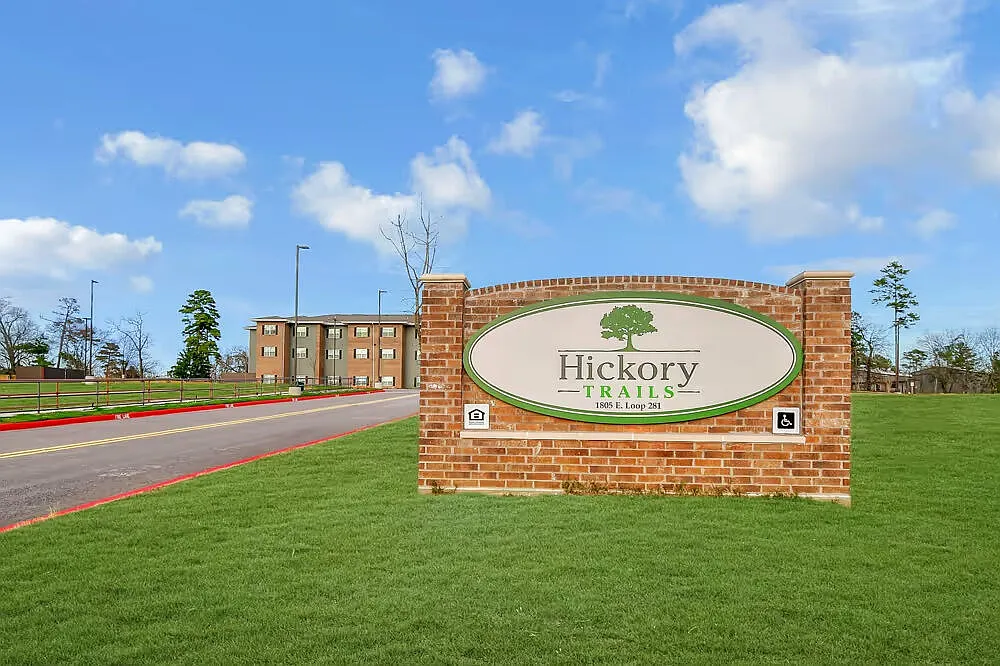 Hickory Trails Apartments — Photo 1