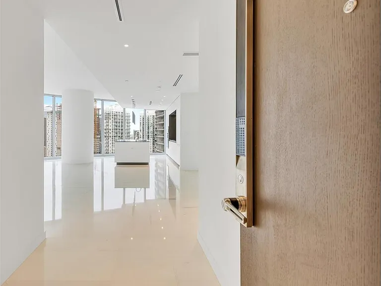 300 Biscayne Boulevard Way #4 — Photo 10