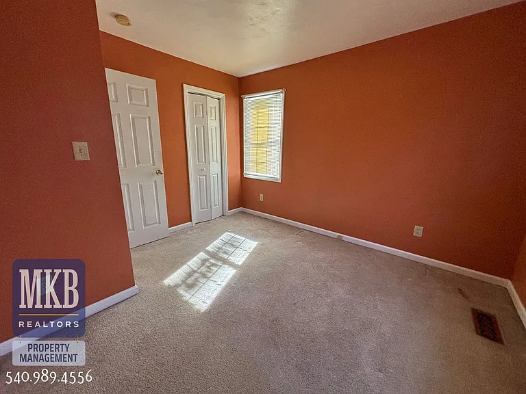 1712 Wayne St NE — Photo 19