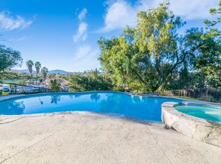 8688 Willow Ter, Santee, CA 92071