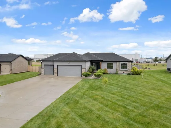 1877 E Calle Colombo, Columbus, NE 68601