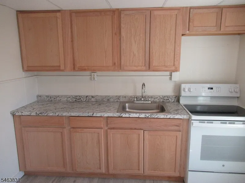 2 bed, 1.0 bath, $2,000 — Photo 4