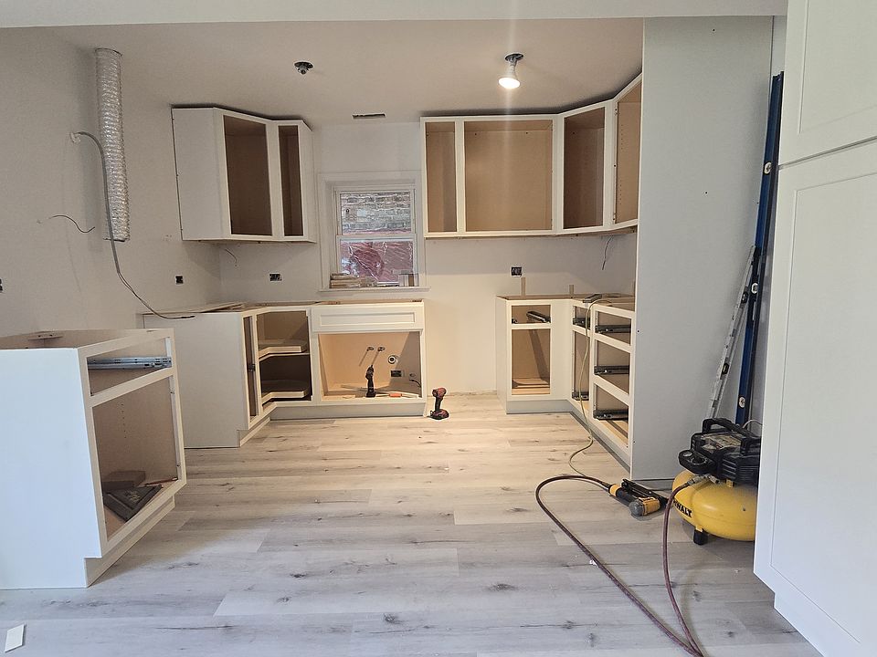 1st image of 2451 N Ridgeway Ave #G