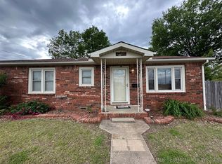 1002 Lakeland St, Checotah, OK 74426