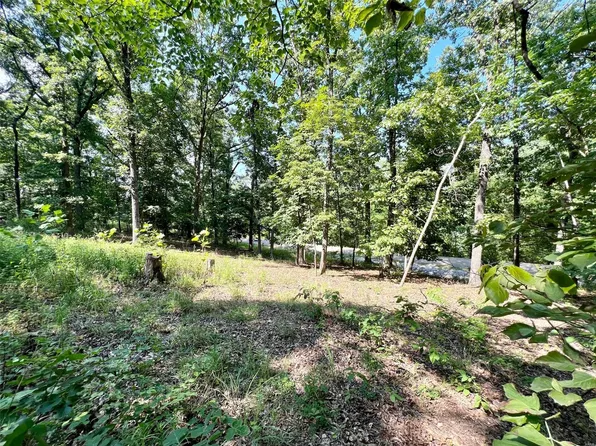 6018 Lake Point Dr, Perryville, MO 63775