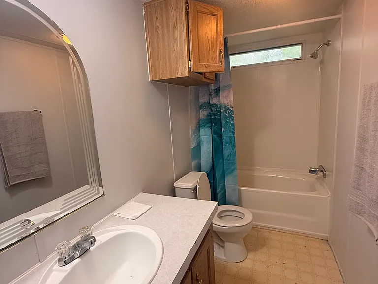 3323 Eastern Ave — Photo 14