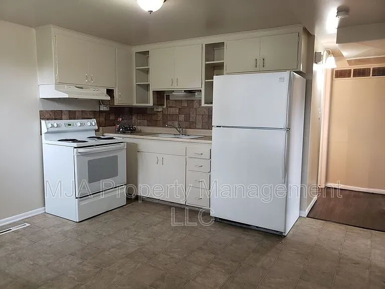 740 W Wasatch St — Photo 9