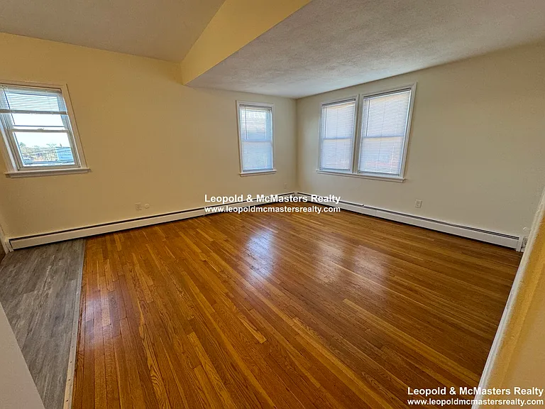 North Beacon St Brighton Apartments — Photo 24