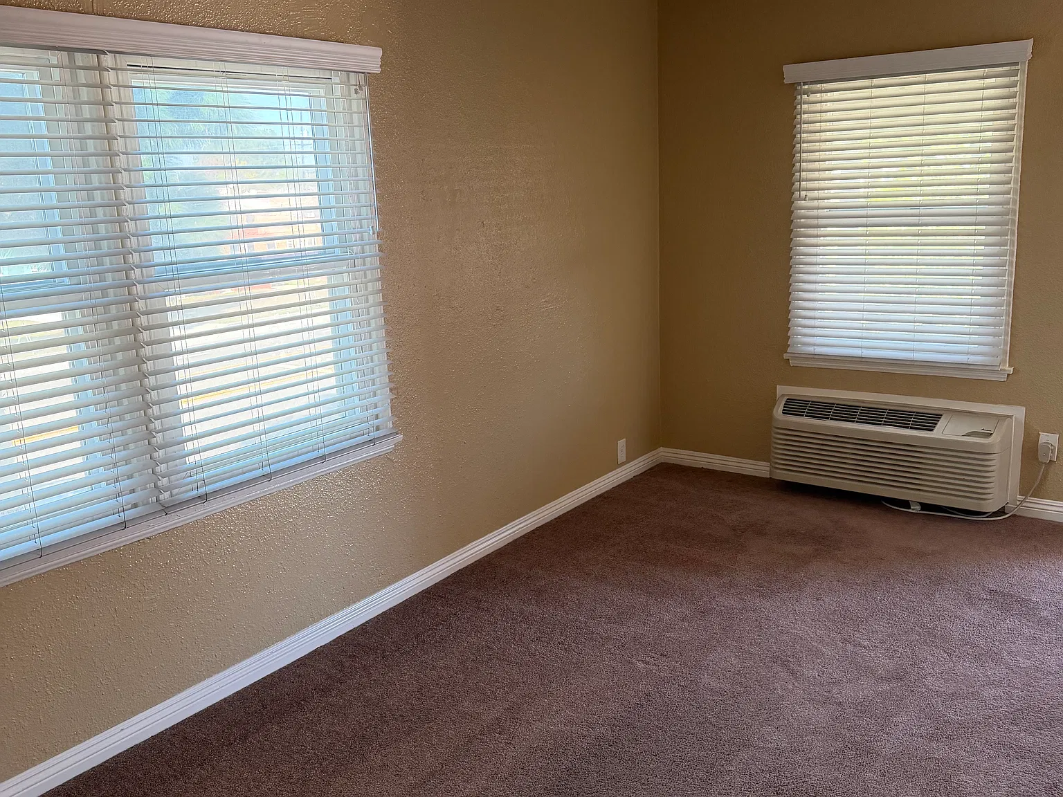 Studio, 400 sqft, $1,495 — Photo 2
