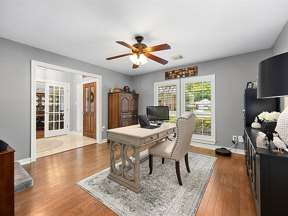 5th image of 4503 Heatherwilde St