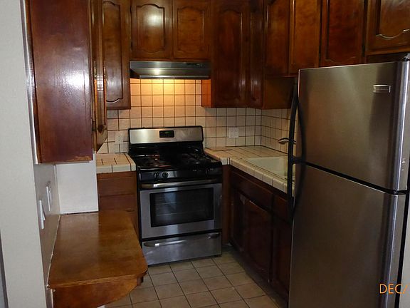 5th image of 6207 Whitsett Ave