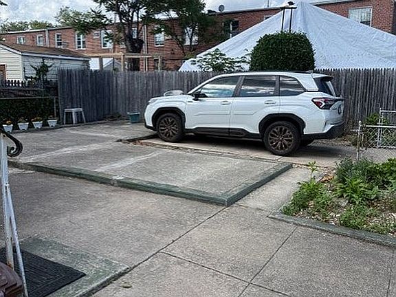 3rd image of 1535 E 98th St