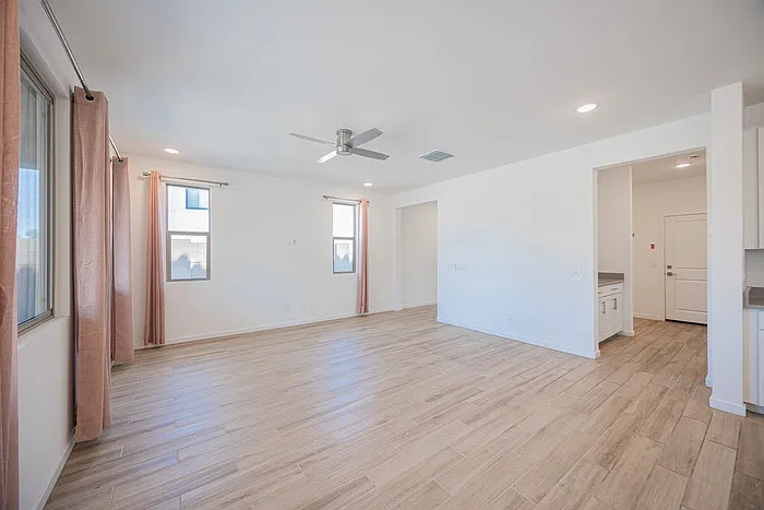7412 W Gardenia Ave — Photo 6