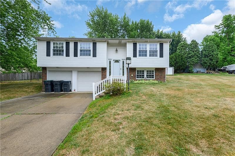 1st image of 303 Meadow Dr