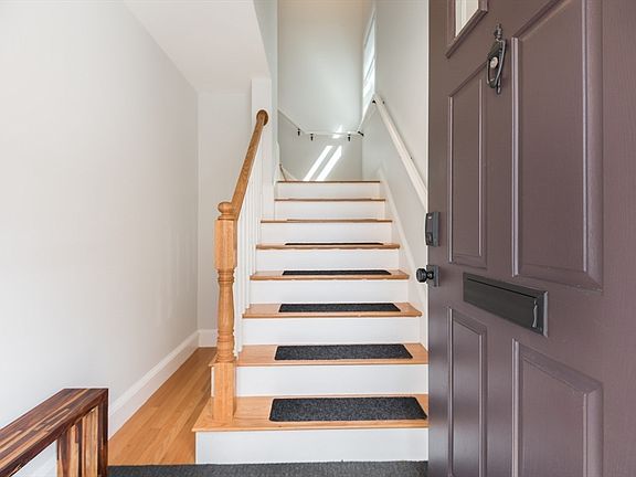 4th image of 8 Brinton St #2