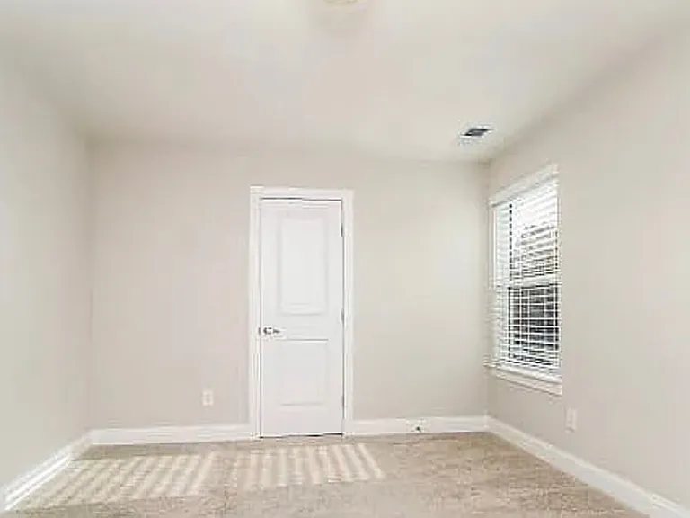 125 Dimaggio Dr — Photo 11