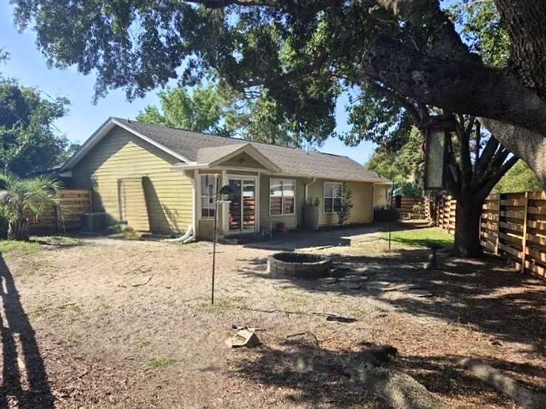 126 Ash Ct — Photo 11