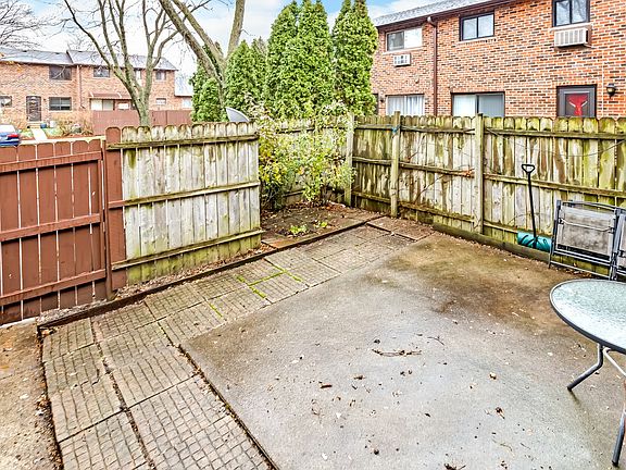 4th image of 1S267 Danby St