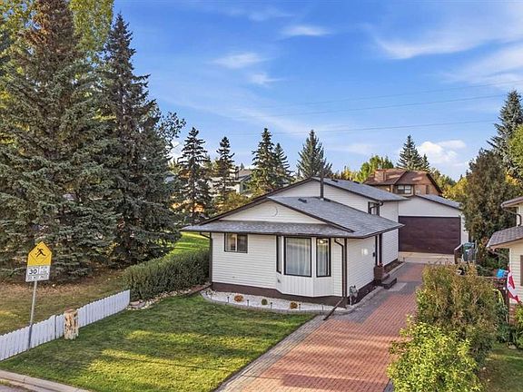 3rd image of 104 S Shawglen Rise SW