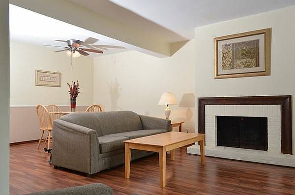 1st image of 1811 W Kingsway Dr