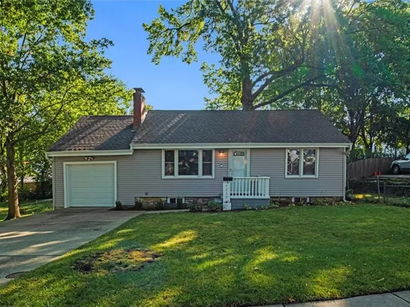 6217 Hadley St, Overland Park, KS 66202