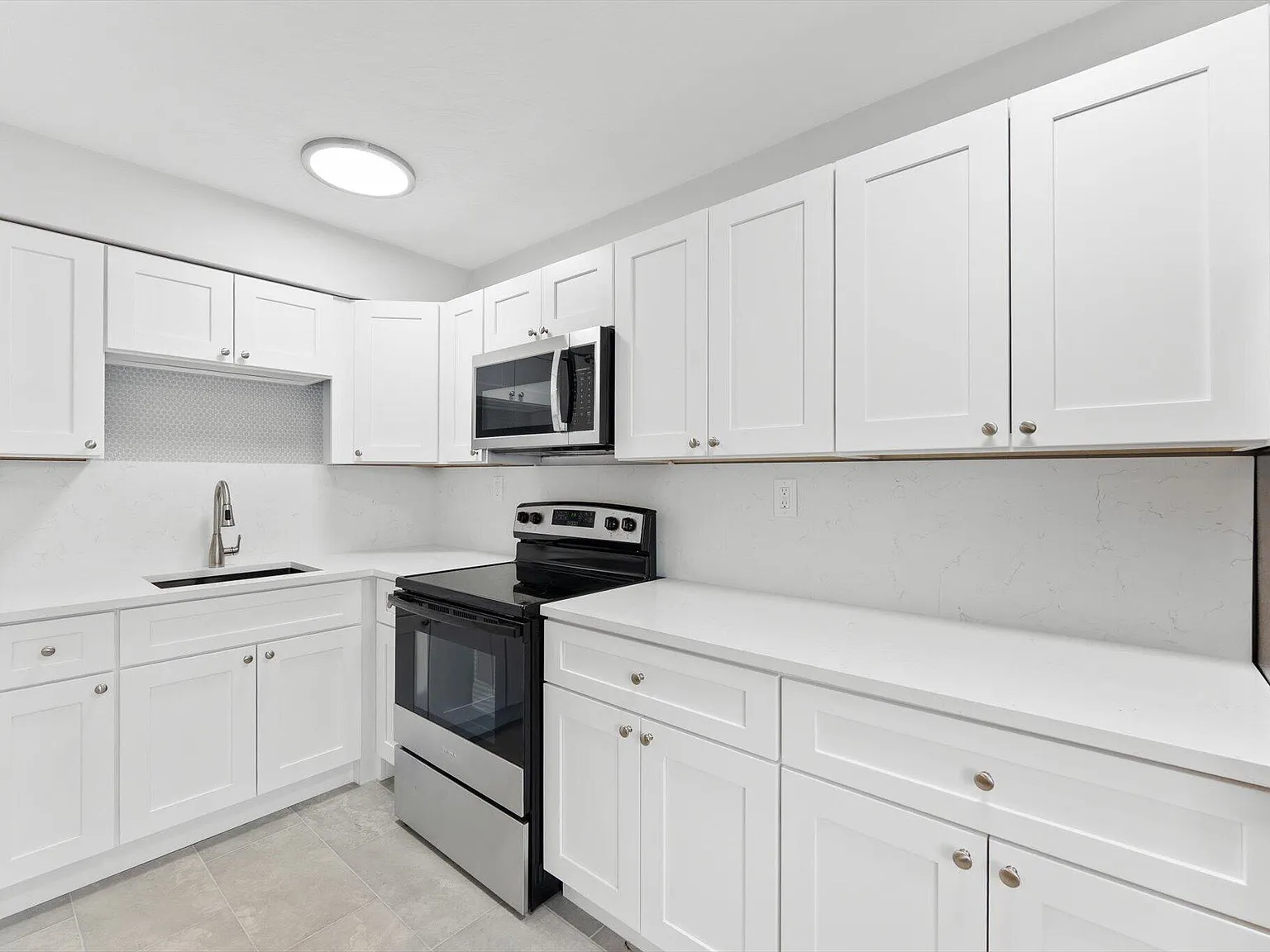 1 bed, 1.0 bath, 650 sqft, $2,000 — Photo 3