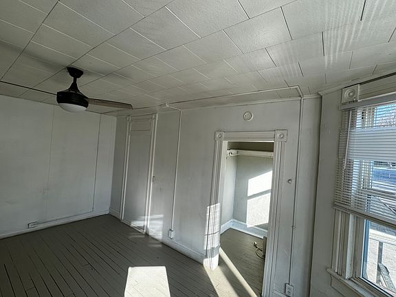 3rd image of 211 Maryland Ave #211.5
