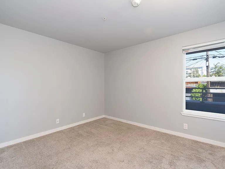 4524 44th Ave SW — Photo 32