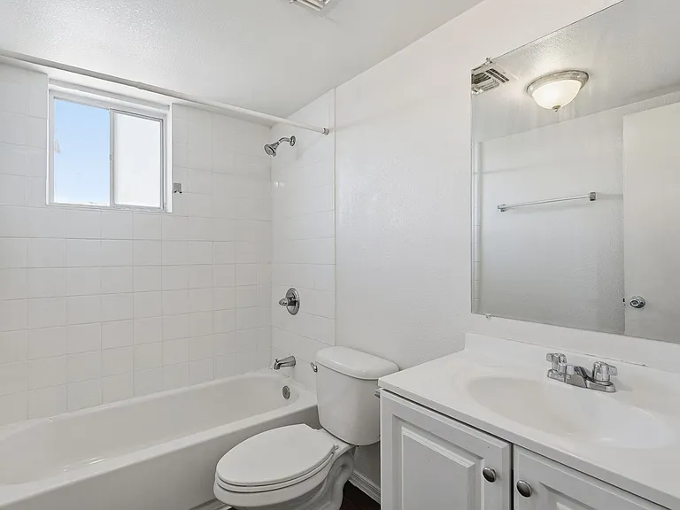 Alvernon811-835 — Photo 28