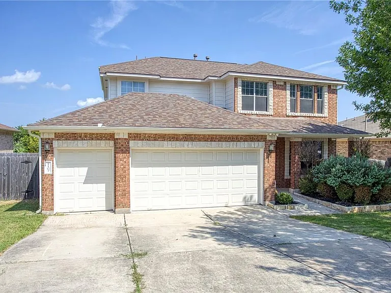 1107 Middle Brook Dr — Photo 2