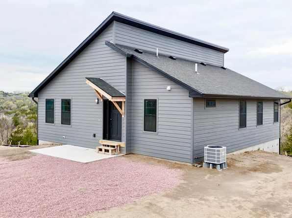 669 Oak Hills Dr, Crofton, NE 68730