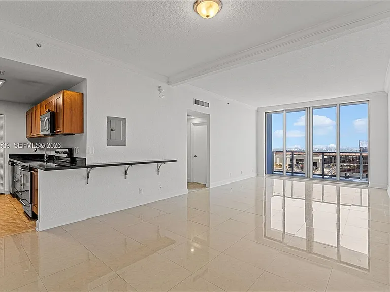 401 69th St #Penthouse 101 — Photo 1