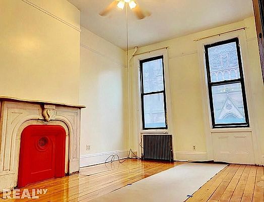 1st image of 129 Montrose Ave #2RR
