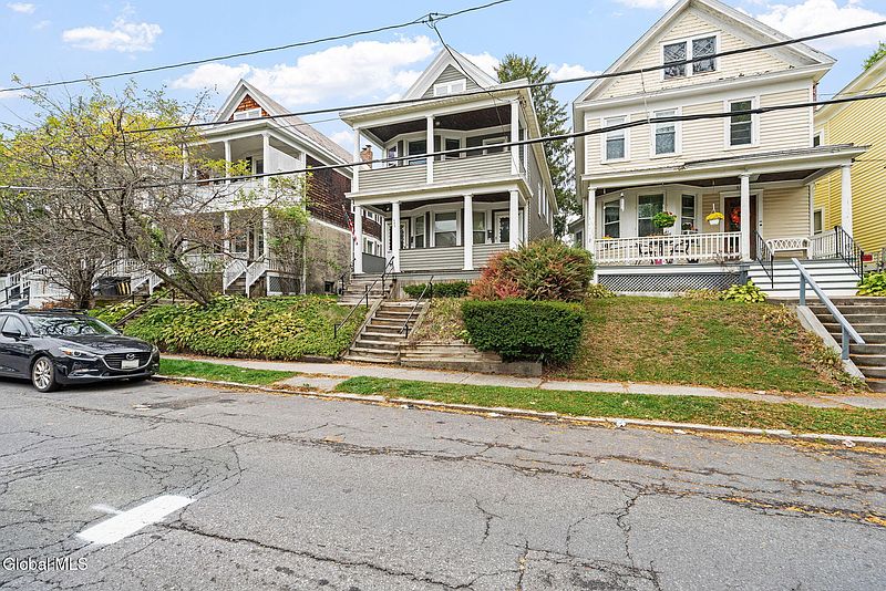 2nd image of 685 Myrtle Avenue
