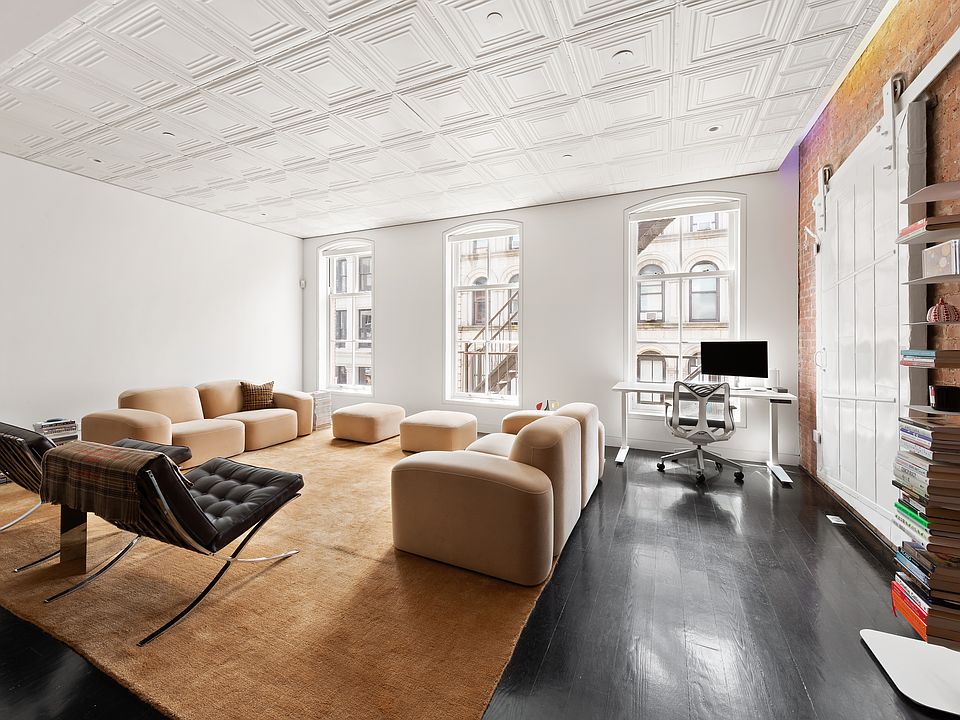 1st image of 40 Walker St APT 4