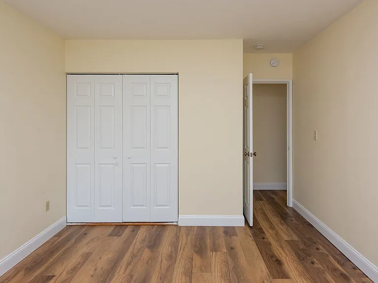 Lakewood Apartments — Photo 38