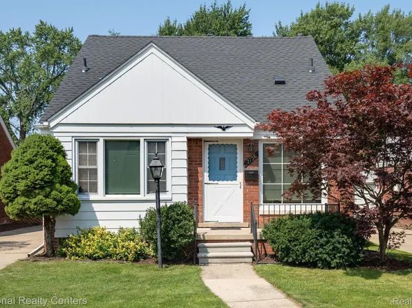 2758 Syracuse St, Dearborn, MI 48124