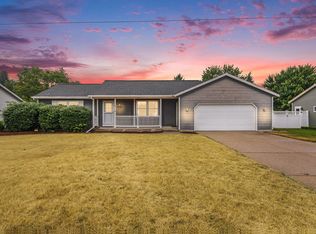 8728 Cottonwood Dr, Jenison, MI 49428