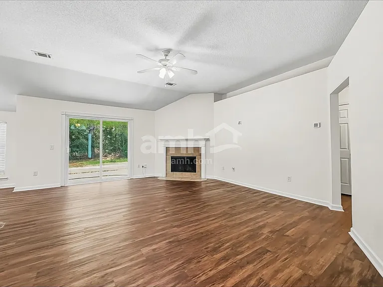 20 Carlisle Ln — Photo 7