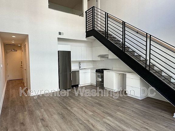 5th image of 1460 Belmont St NW Unit 302