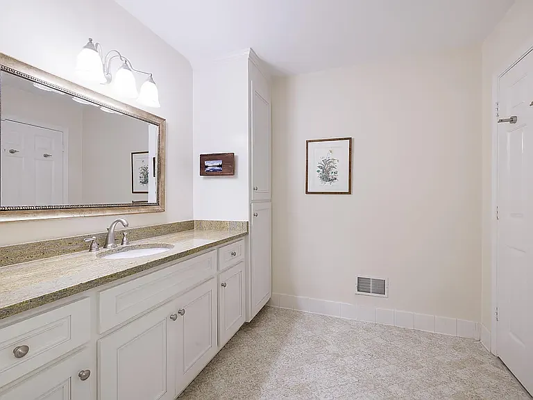 512 Devenger Rd — Photo 25