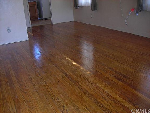 4th image of 222 W Acacia Ave